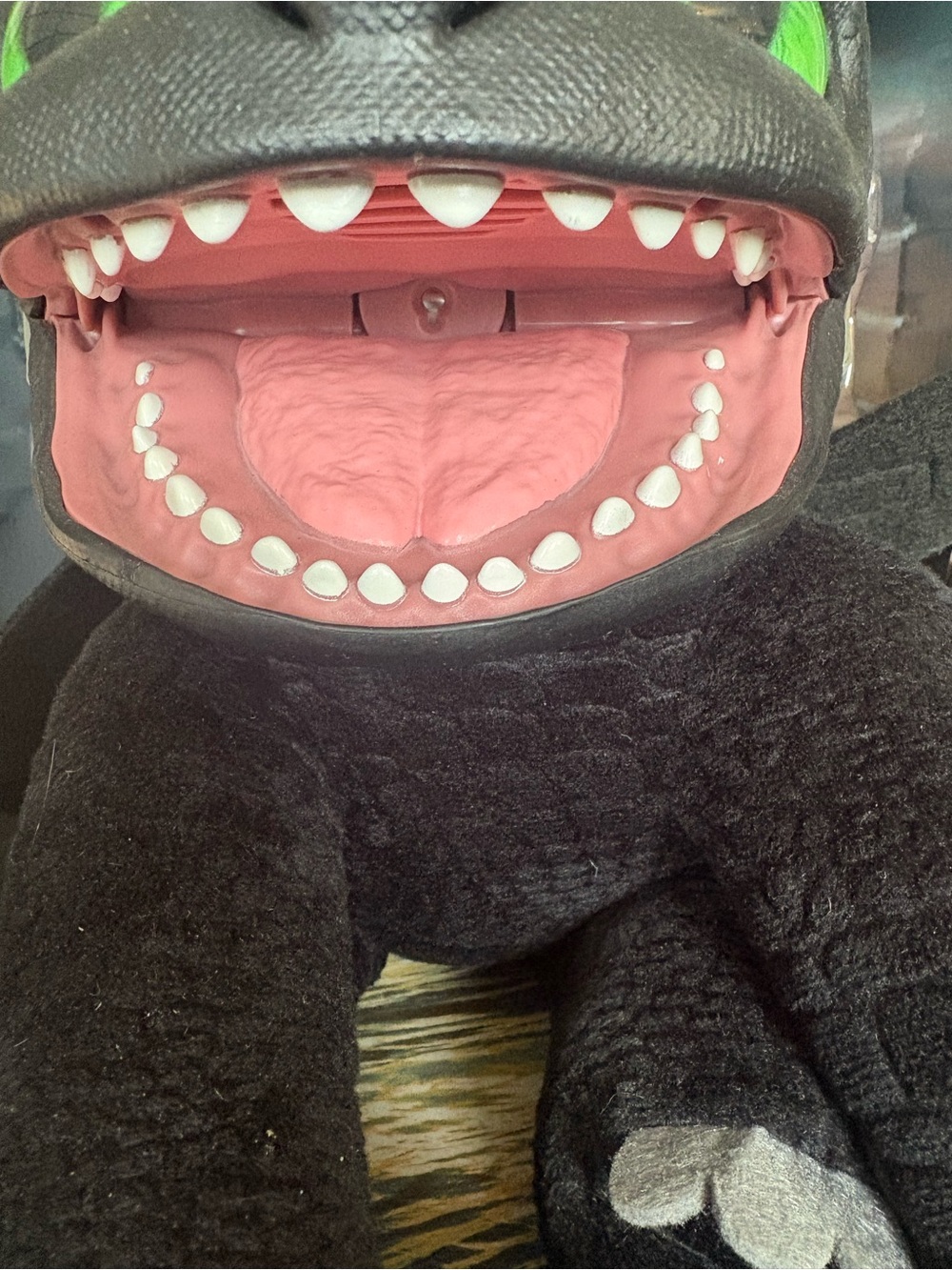 Official Toothless Puppetronic Interactive Dragon - Picture 10 of 14